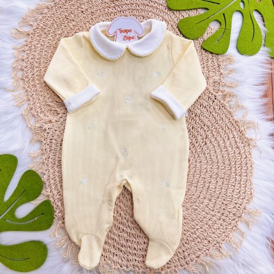 Macacão Tricotil (Tricot 100% Algodão) com Gola e Bordado - Amarelo Florzinhas Delicadas